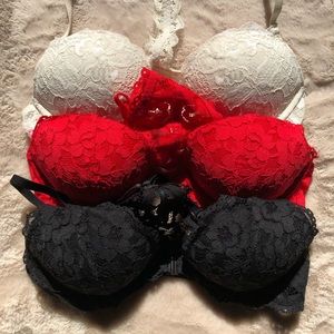 3 Victoria’s Secret pink front closure bra us